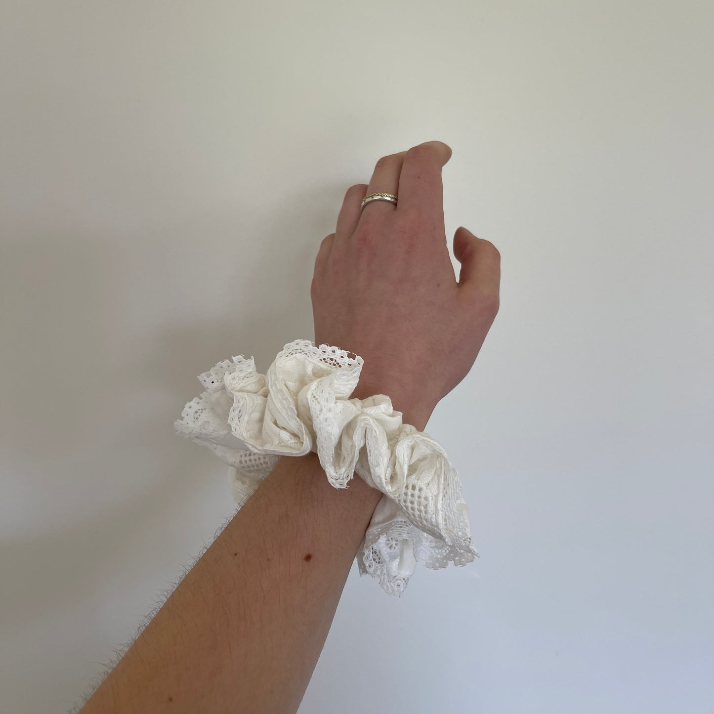 Offcut scrunchie - Cream