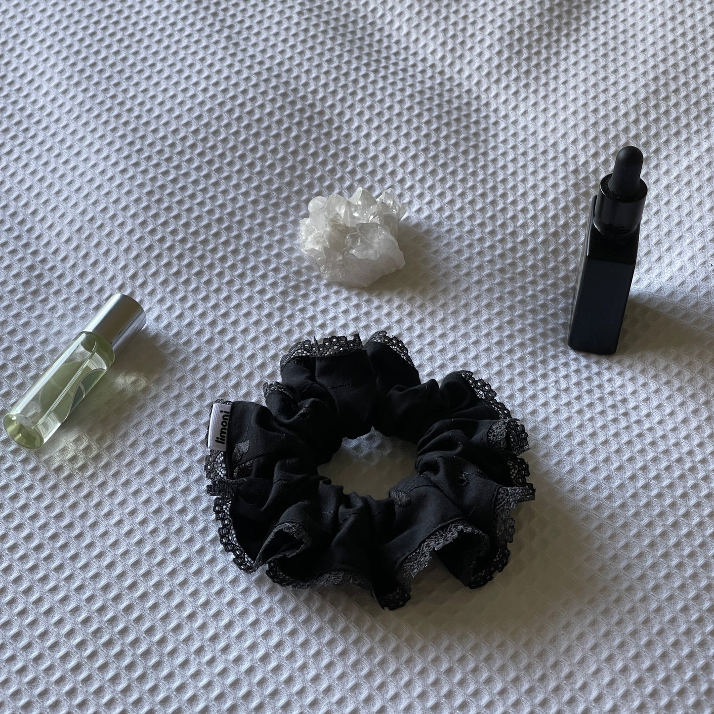 Offcut scrunchie - Black